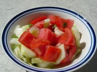 Салат из огурцов и томатов