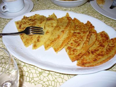 Лепешки на тарелке