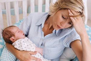 Как возникает послеродовый эндометрит, его терапия и прогноз для молодой мамы